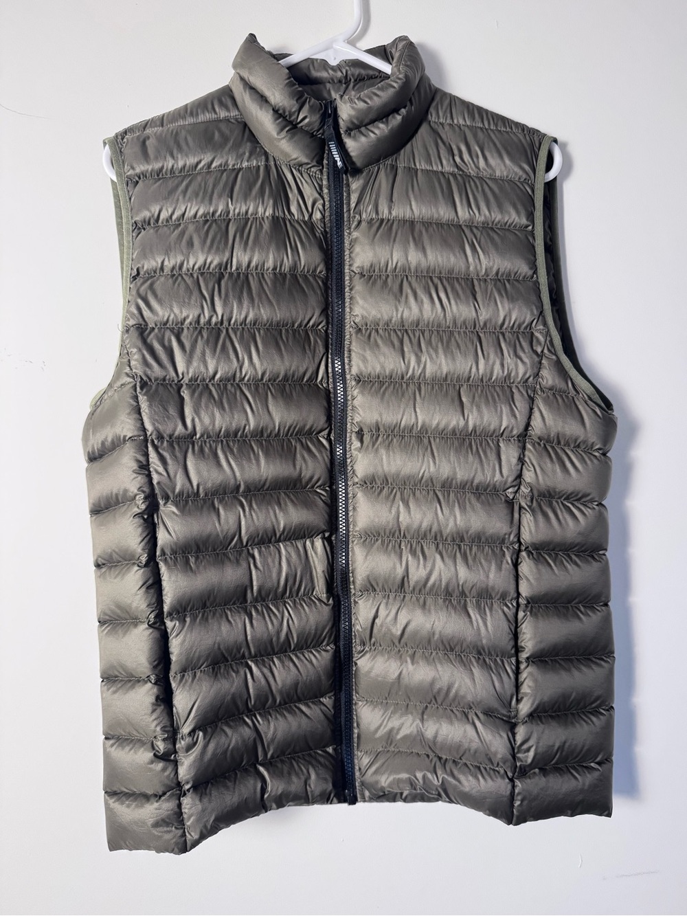 American Eagle Men’s Puffer Vest Olive Green size medium